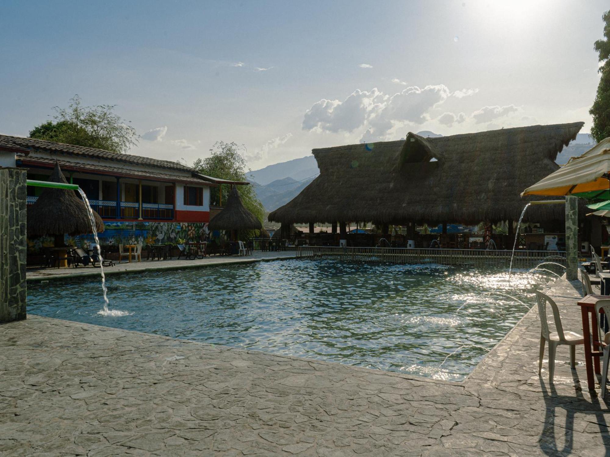 Hotel Acuarela Del Rio Санта-Фе-де-Антіокія Екстер'єр фото